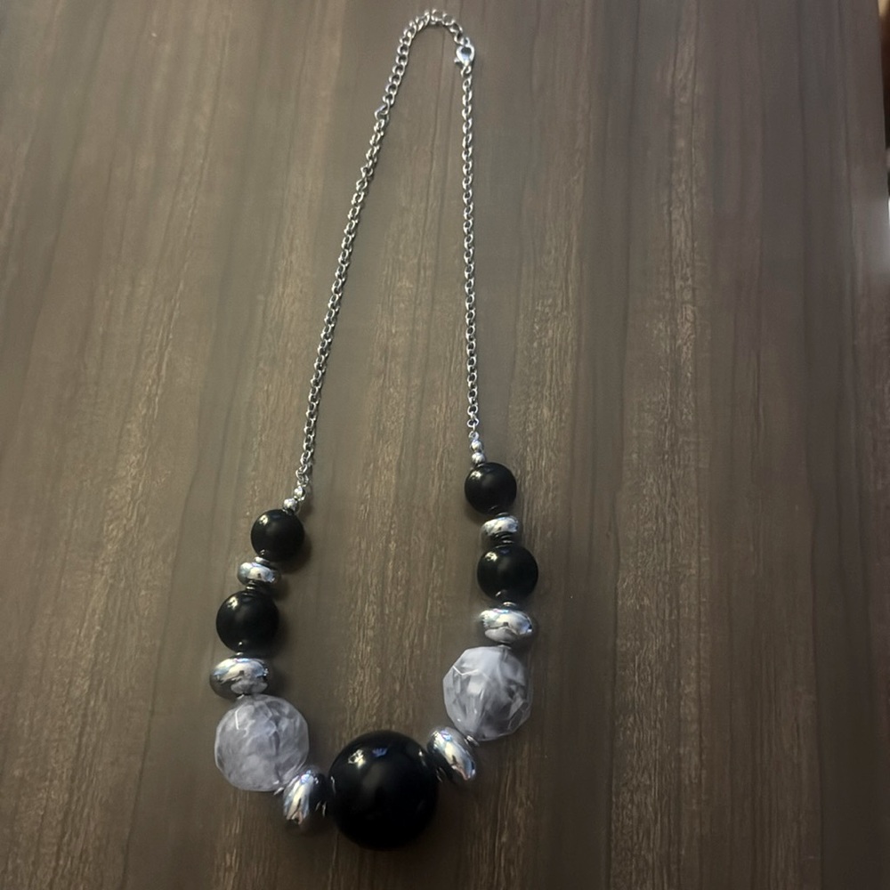 Paparazzi gorgeous fashionable brand new without tags necklace